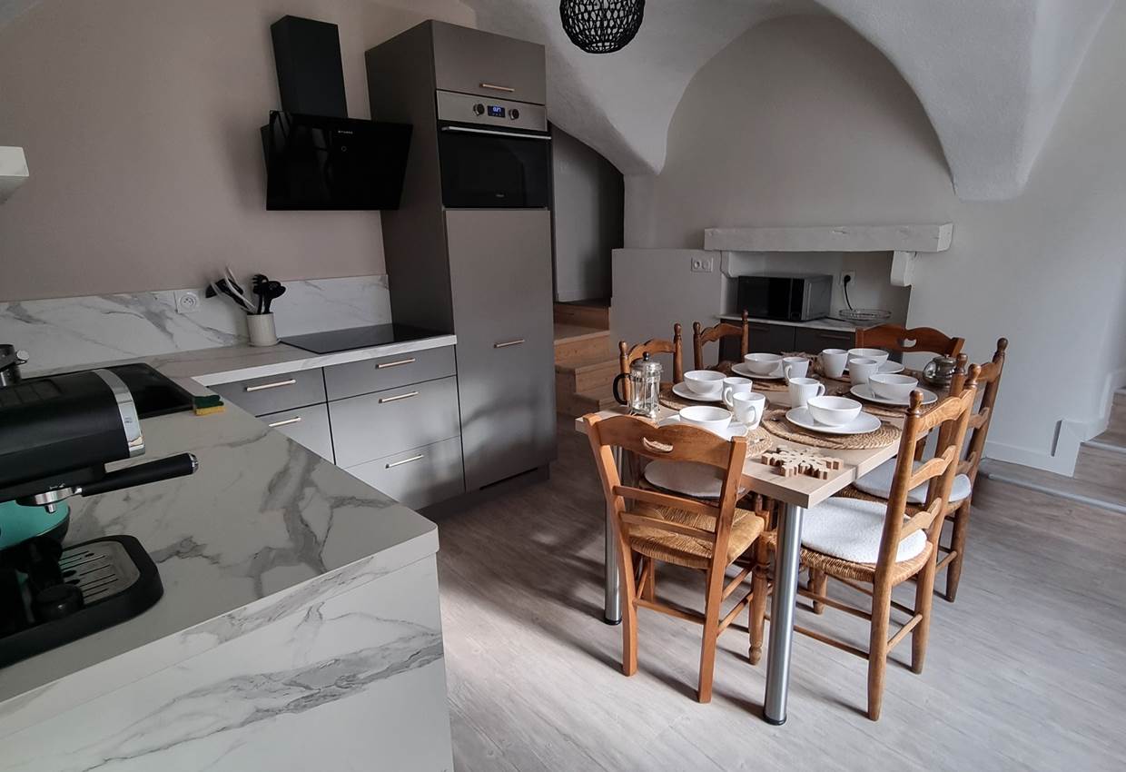 COIN REPAS SOUS VOUTES