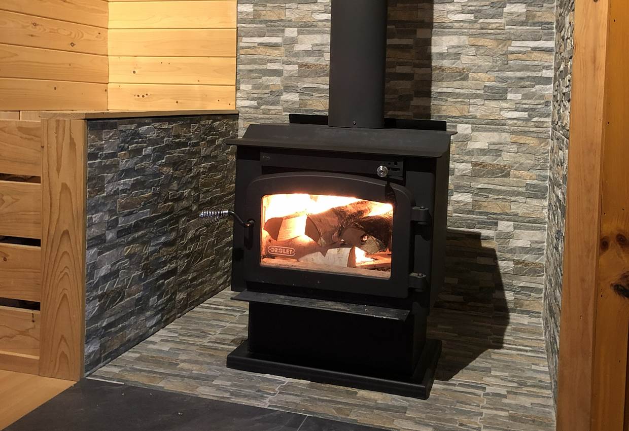 Foyer pour les journées froides d'hiver - L'Ébéniste