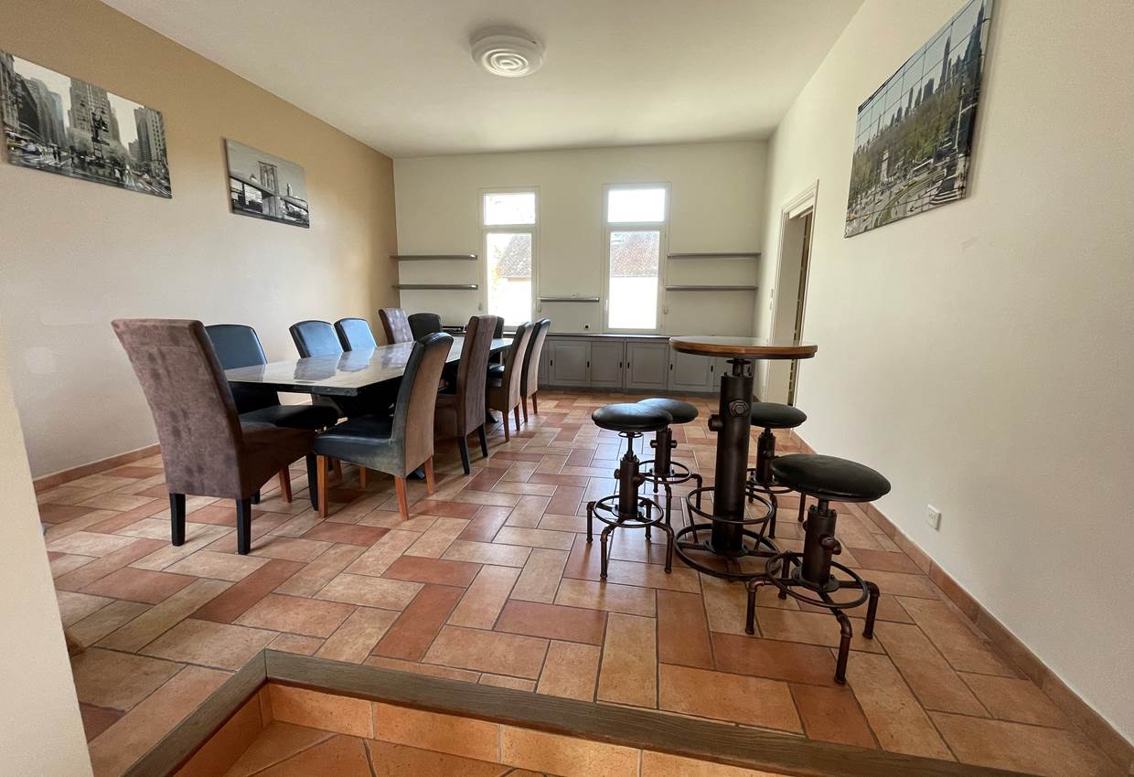 salle-a-manger-baden-location-maison-de-vacances-goupe-amis-famille