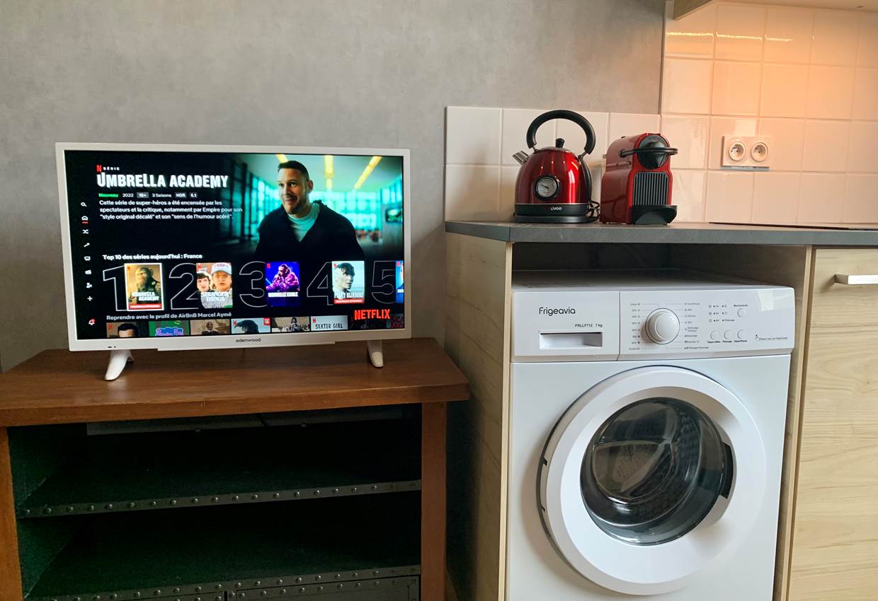 Appartement La Fabrique - La télévision Netflix et la machine à laver