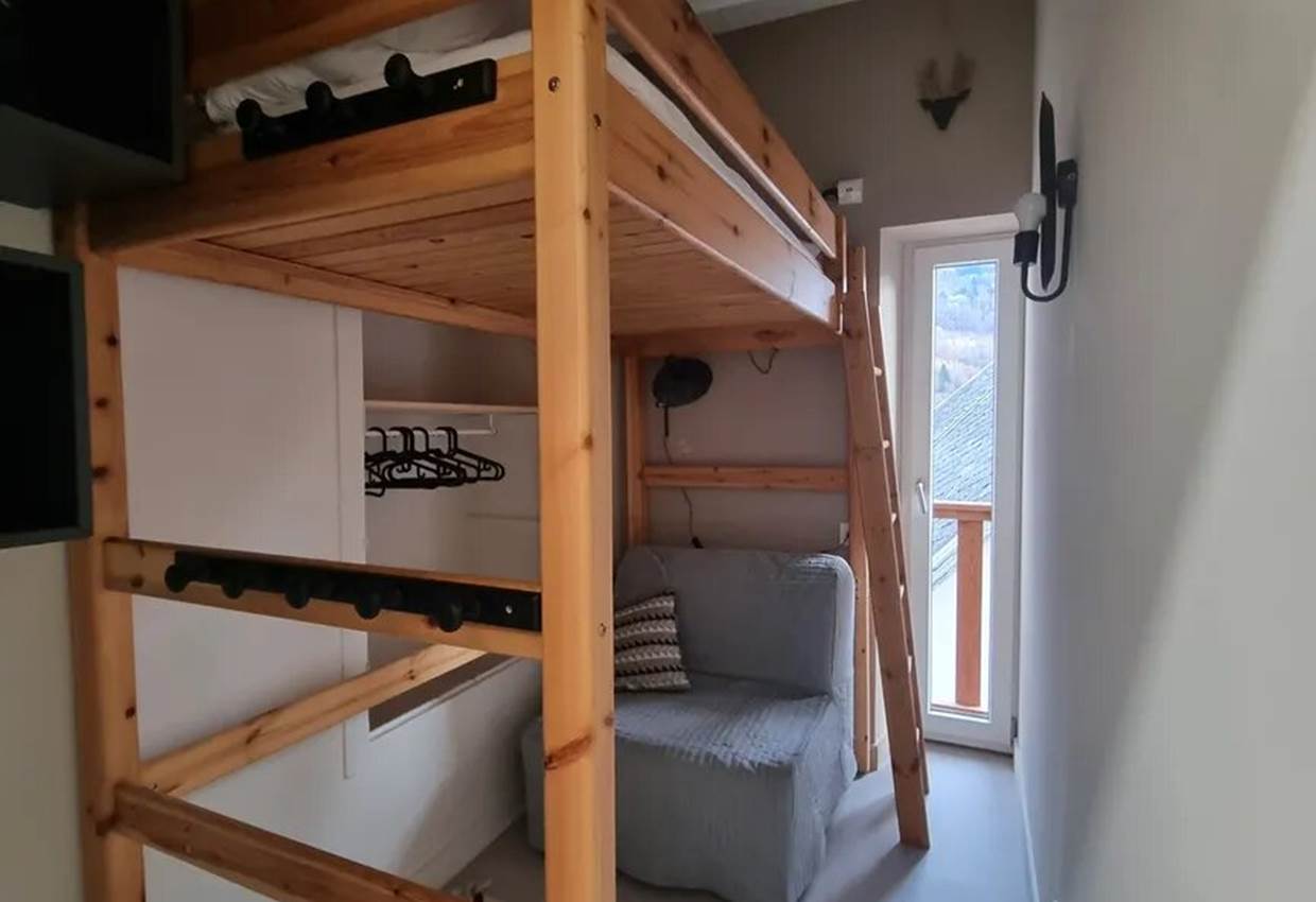 chambre avec lit mezzanine et lit supplémentaire possible