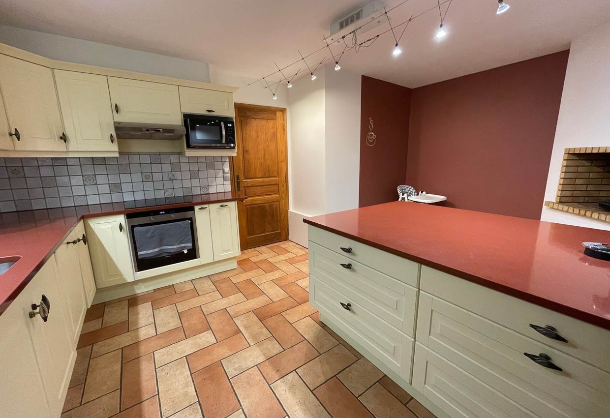 Grande-maison-de-vacances-repas-famille-a,is-bretagne-sud-baden