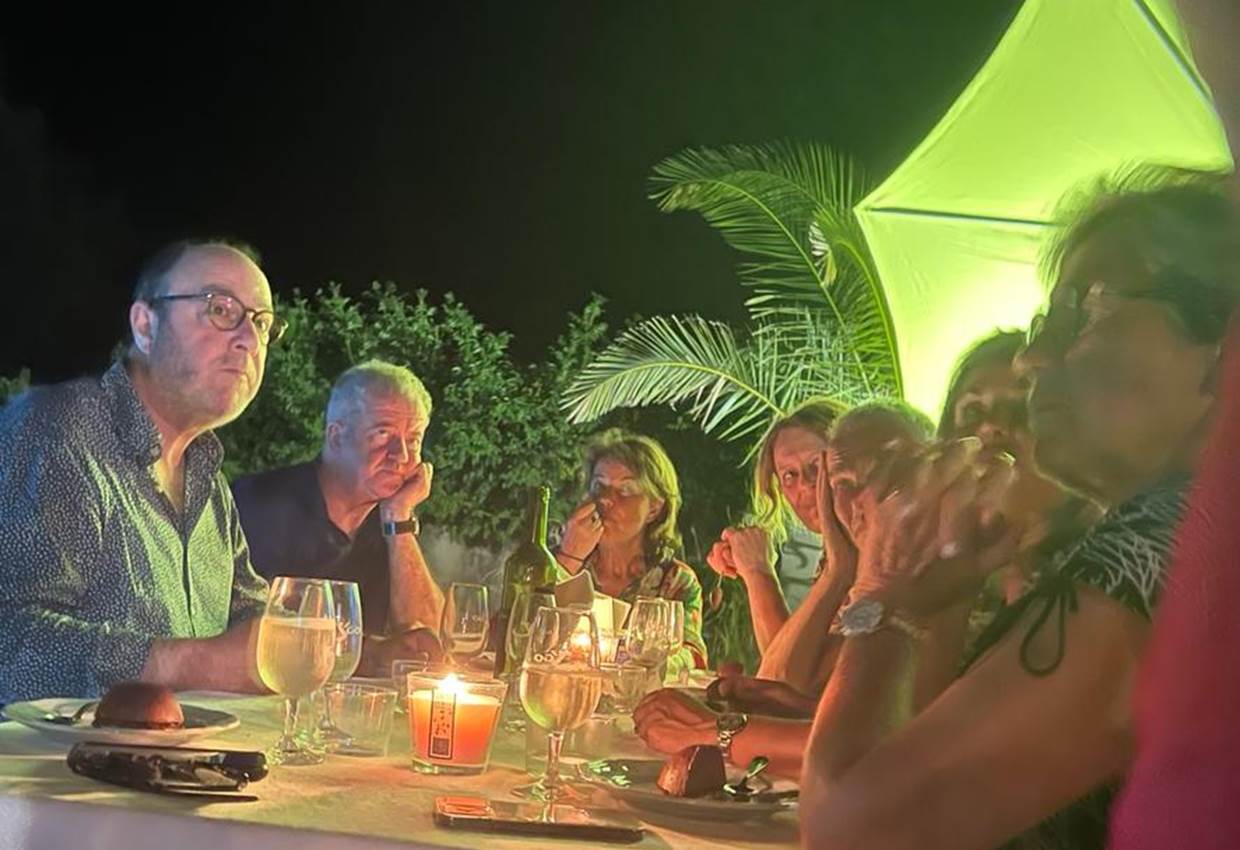 79DCE886-1063-48FD-9B9B-3D9E3839E019