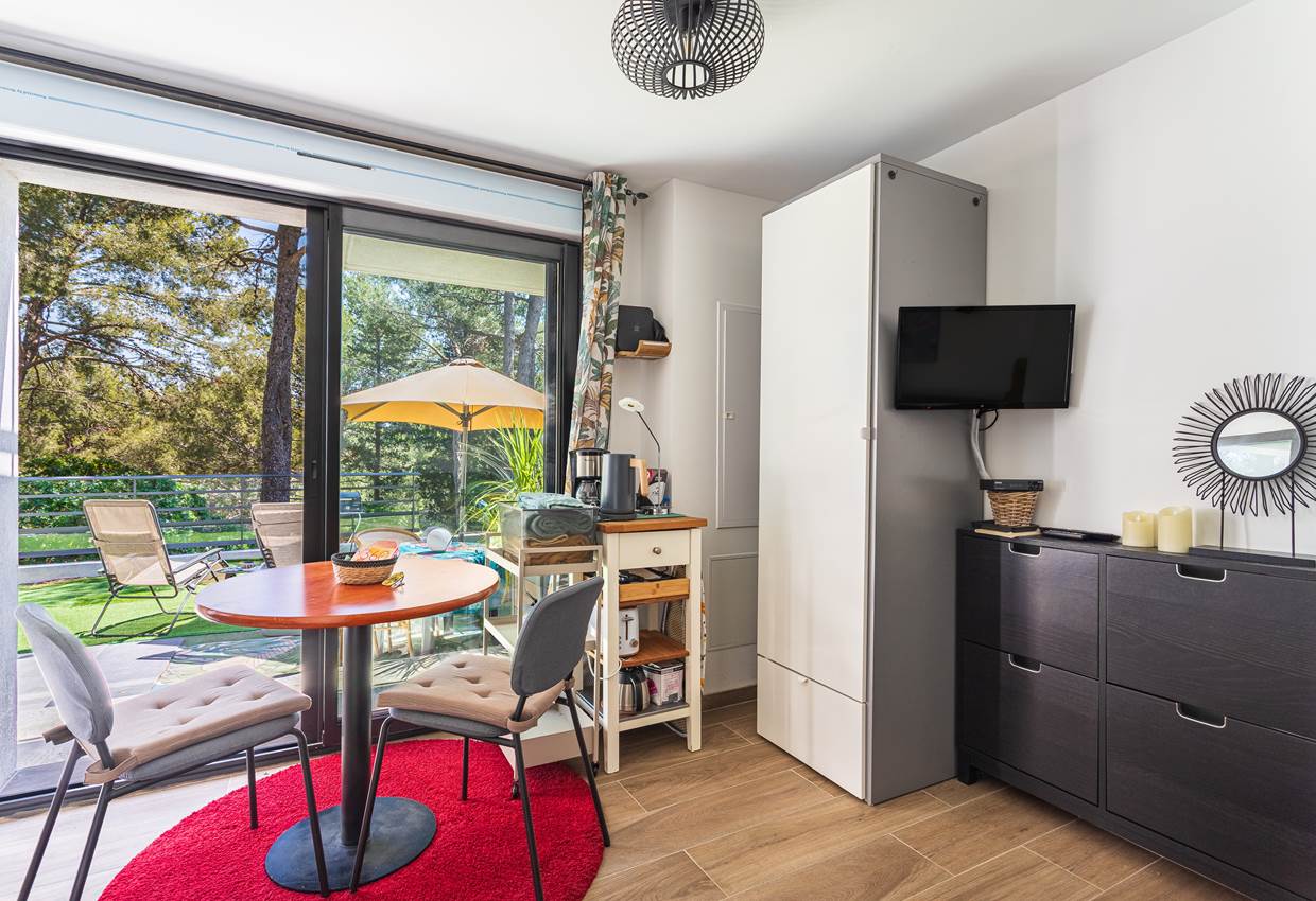 espace repas et terrasse