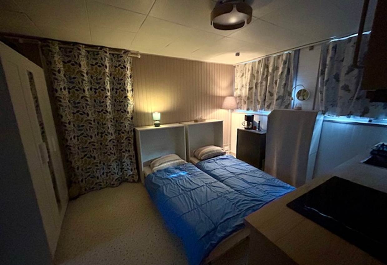 Espace nuit à créer avec 2 lits pliables 90x200