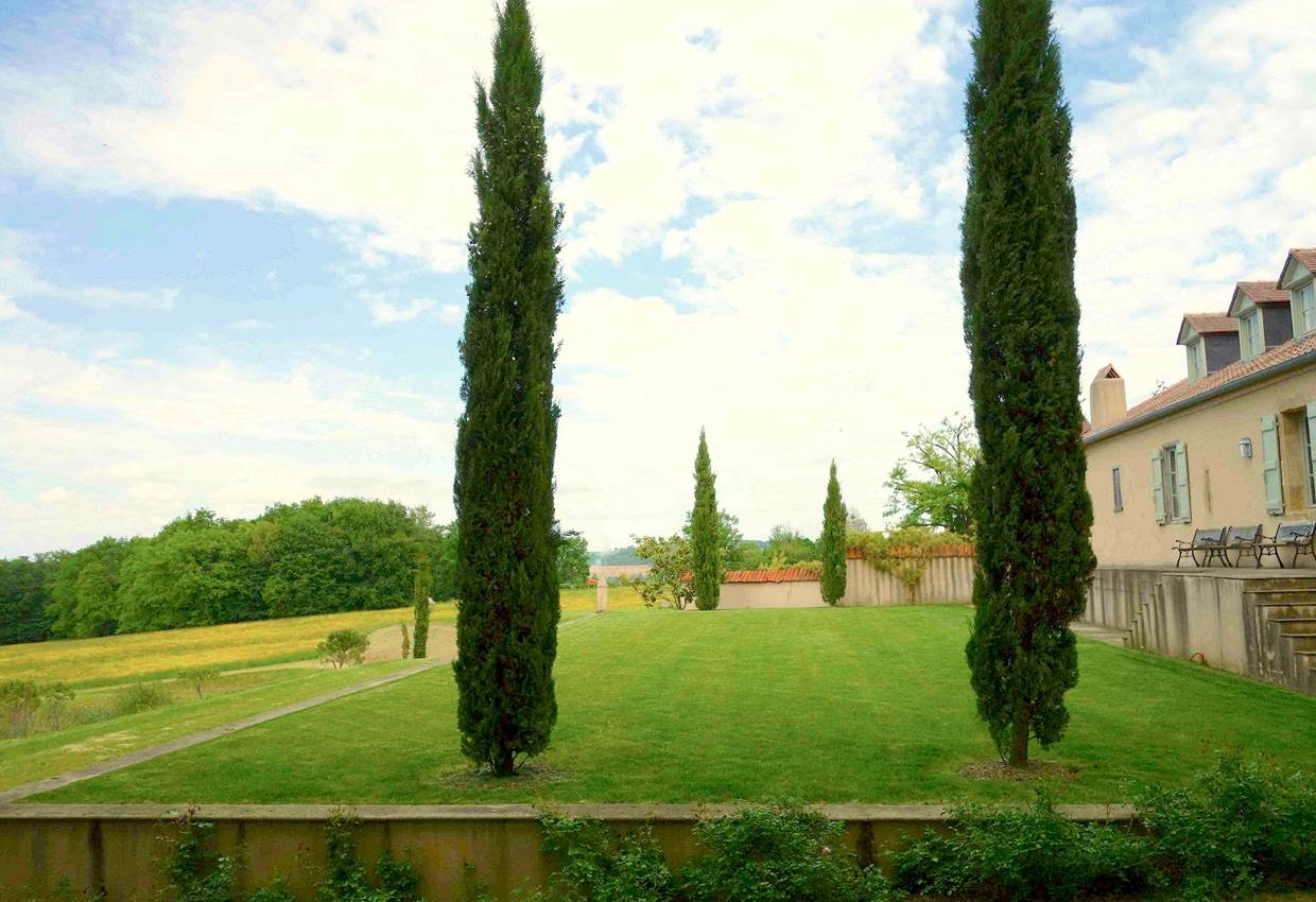 Maison Manechal et the Croquet Lawn