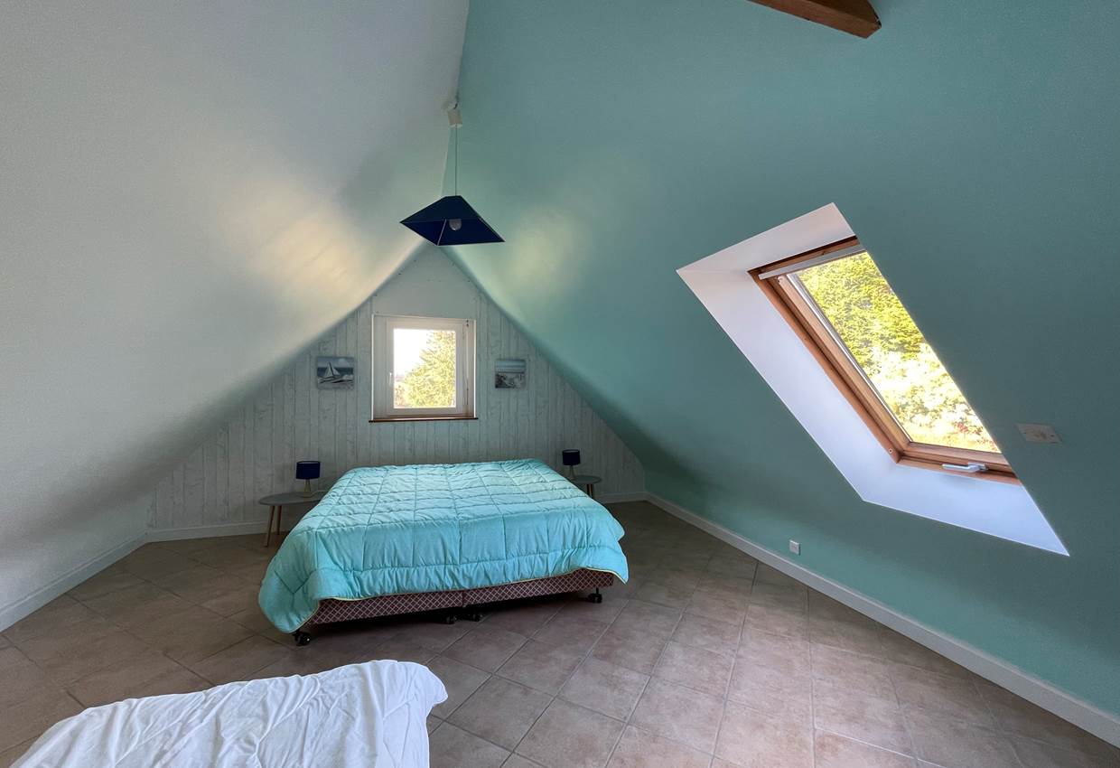 chambre_3_personnes_spacieuse_lit_king_size_bretagne_sud_baden