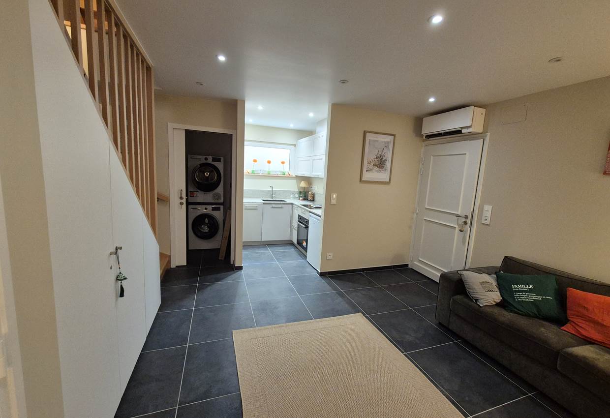 Incroyable ! un salon télé et son espace convivial