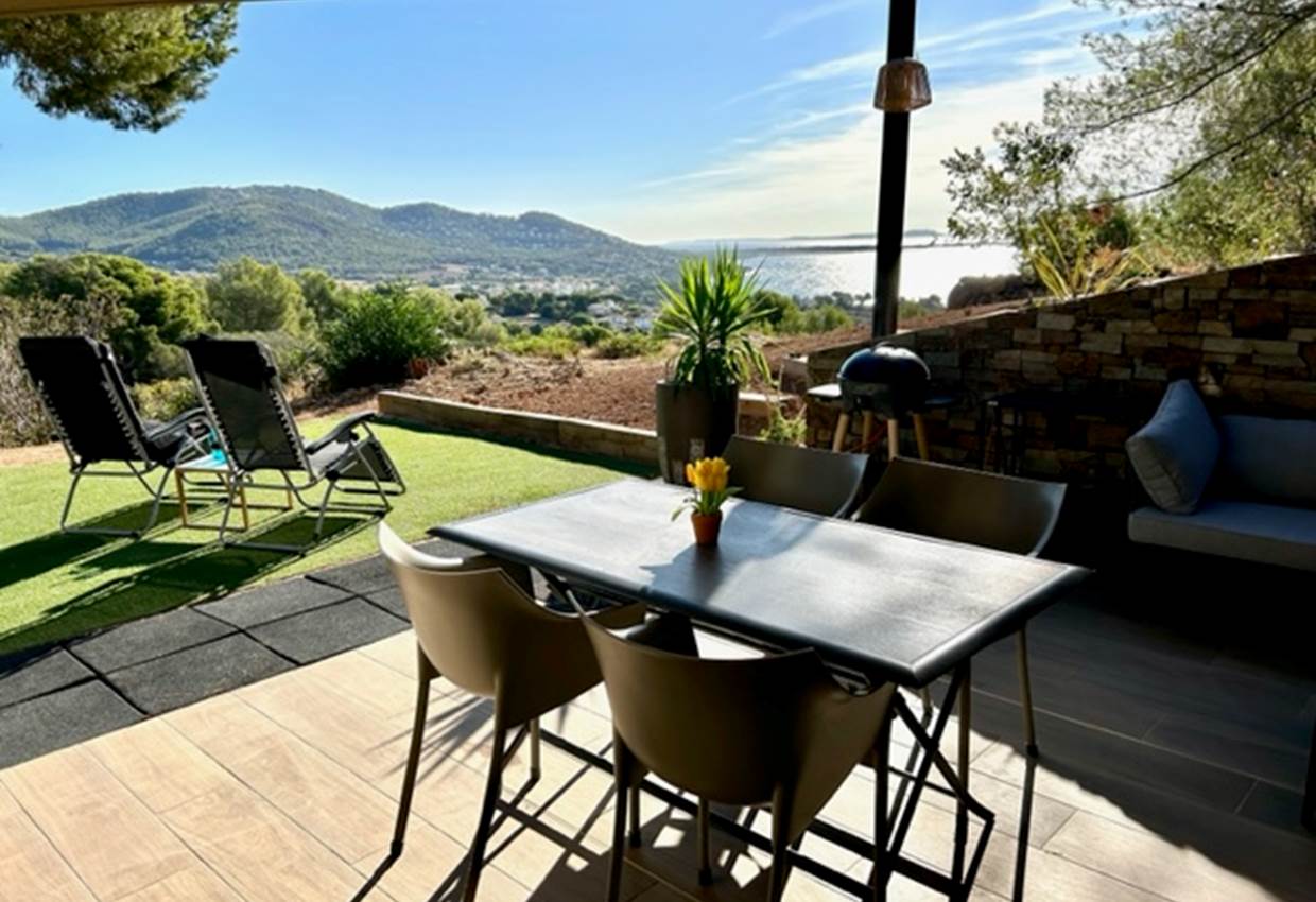 Espace à manger extérieur privatif