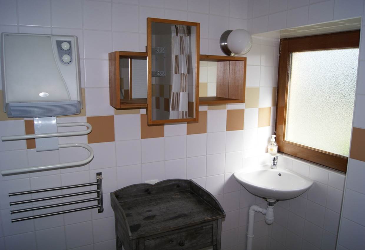 Chapiteau salle d'eau douche à l'italienne