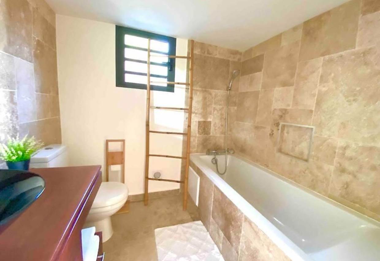 Chambre 2 - salle de bains