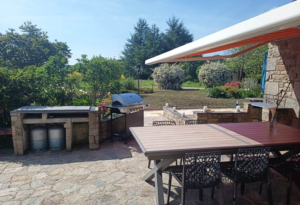 terrasse-barbecue-vacances-famille-amis-golfe-du-morbihan-baden