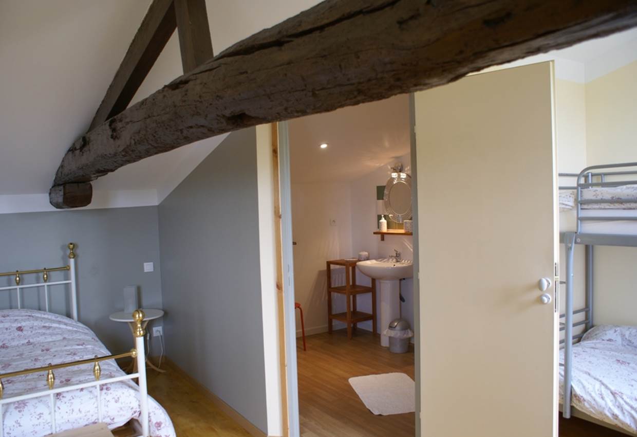 Gabare chambre et salle d'eau