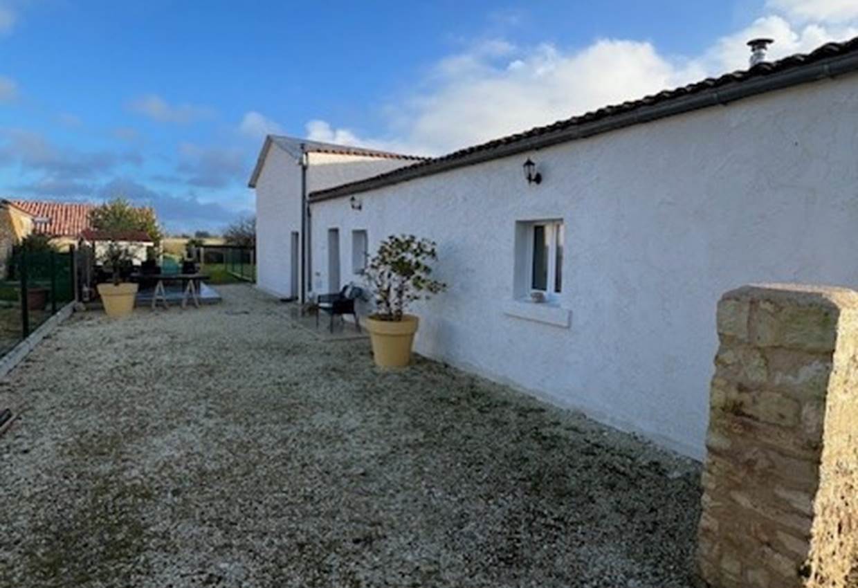 Le grand gite - domaine des pierres blanches Epargnes - Extérieur