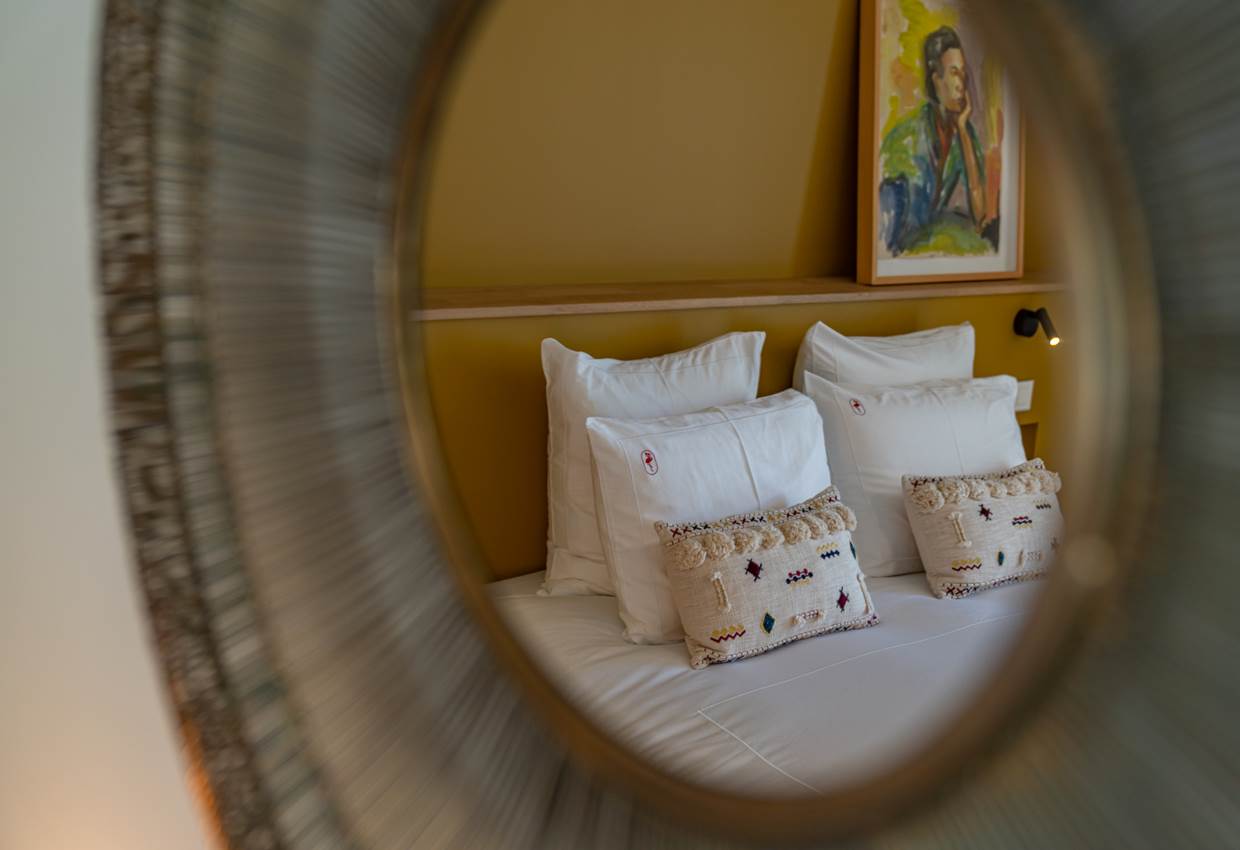 Ch Sous l'olivier miroir Marcelle en Camargue