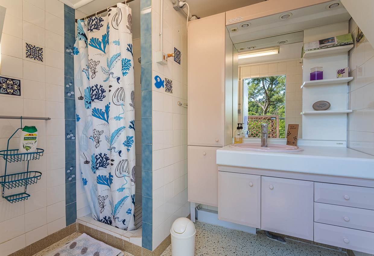 CABANON salle de douche privative