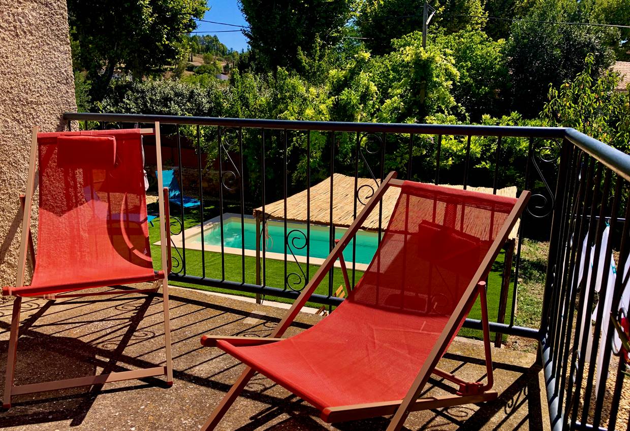Terrasse à l’étage avec vue sur le château