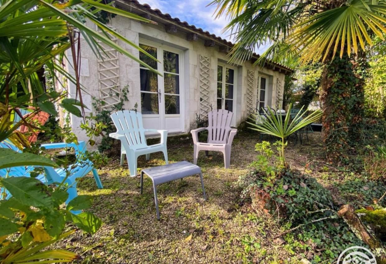 Gite Dordogne La Petite Clavelie 6 personnes Périgord Vert terrasse