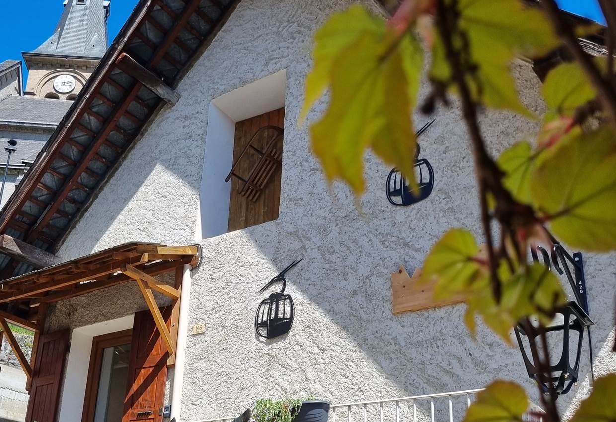 vue sur entrée des Hauts du Chalet Arnol
