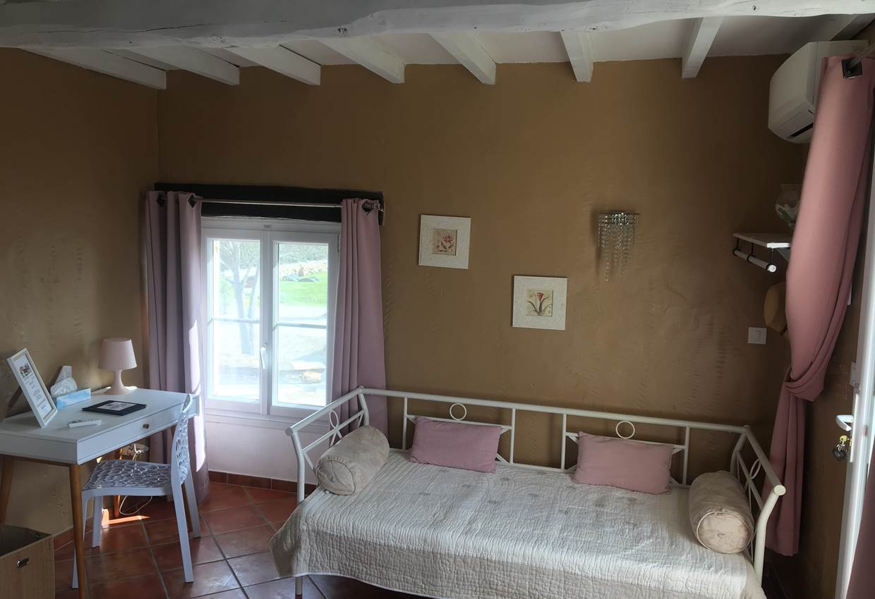 coin bureau chambre mireille