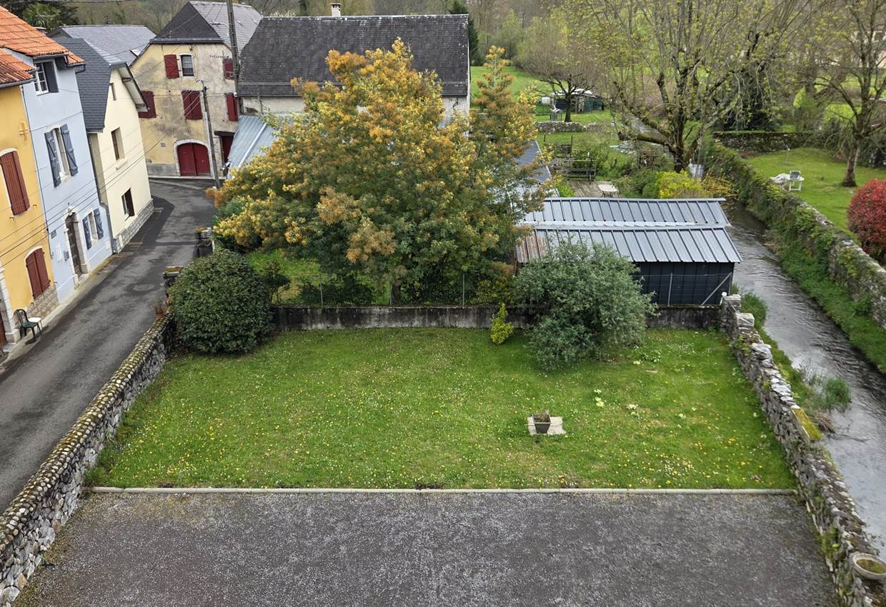 vue sur le jardin depuis loggia