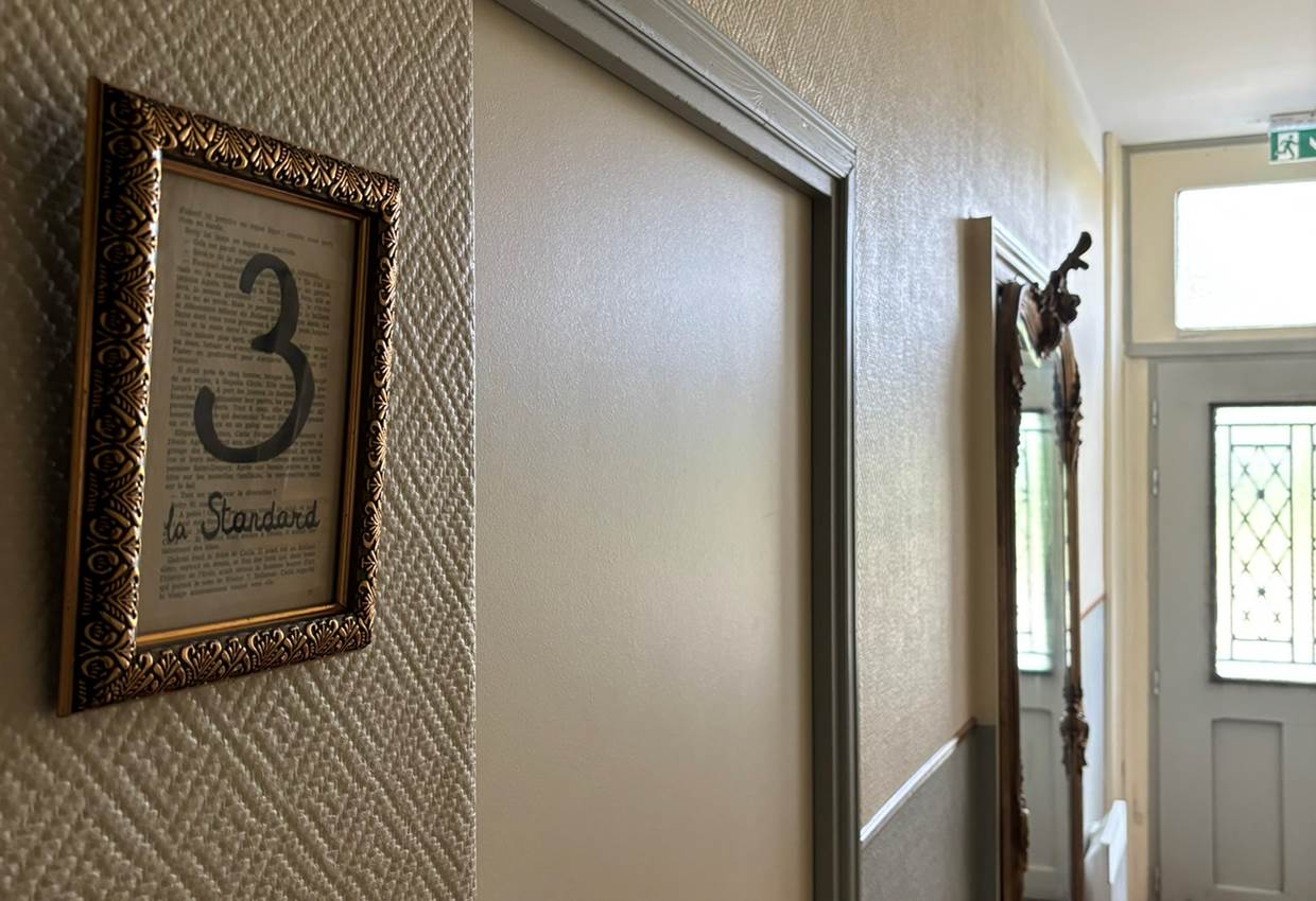 chambre 3 La Standard couloir