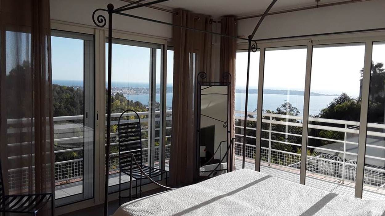 Chambre avec vue mer villa Cannes