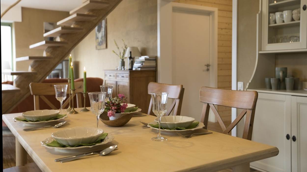 GITE de 2 à 5 personnes cuisine, salleà manger et salon avec vue panoramique