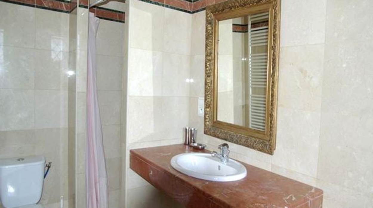 Salle de bain miroir villa