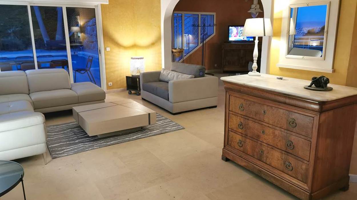 Salon villa ambiance sunset Cannes