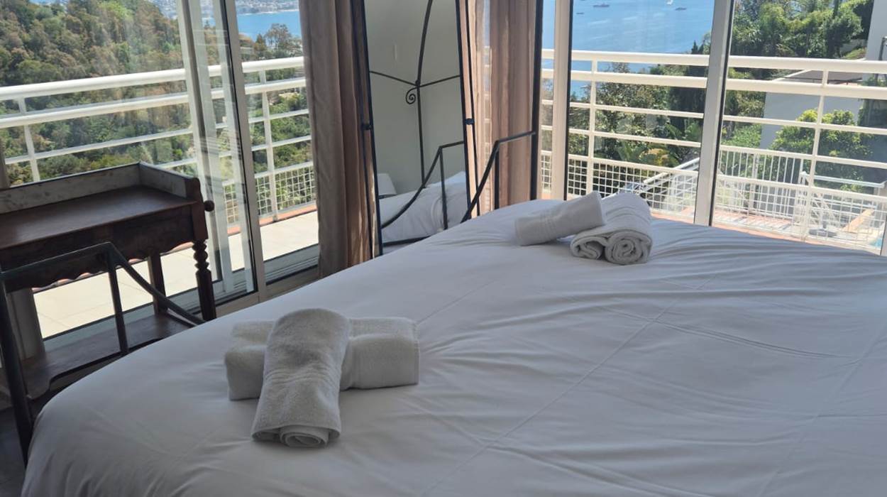 Chambre lumineuse villa Cannes