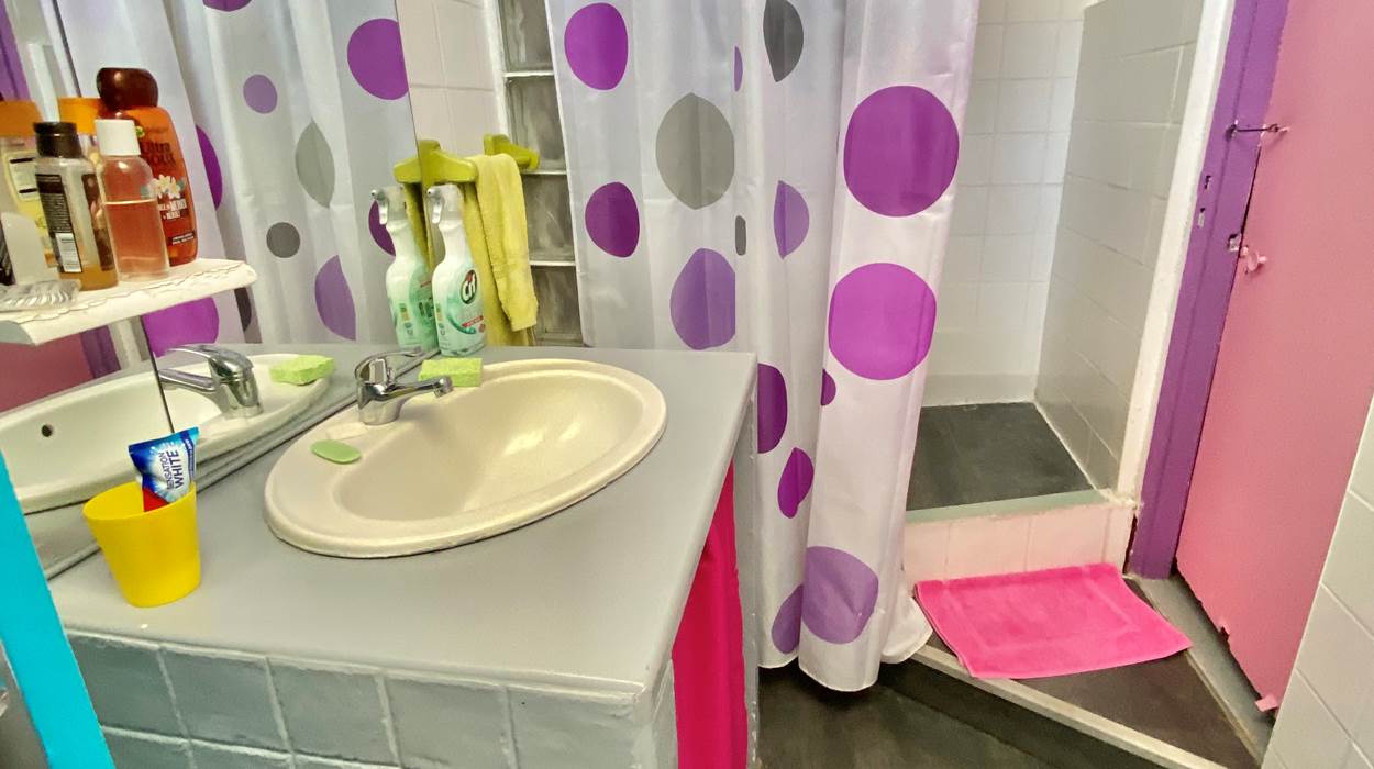 salle de bain à partager
