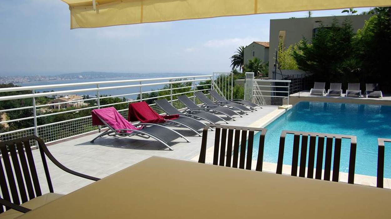 mobilier de terrasse piscine transats