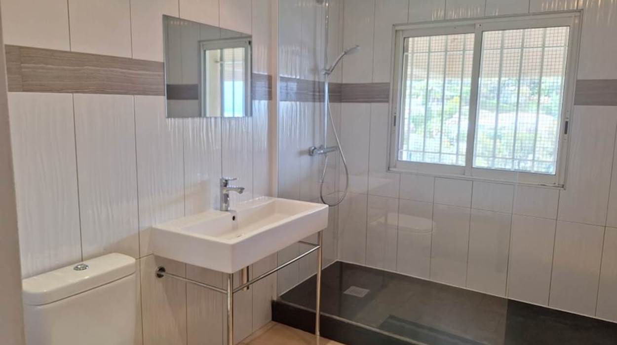 Grande salle de bain villa alamp