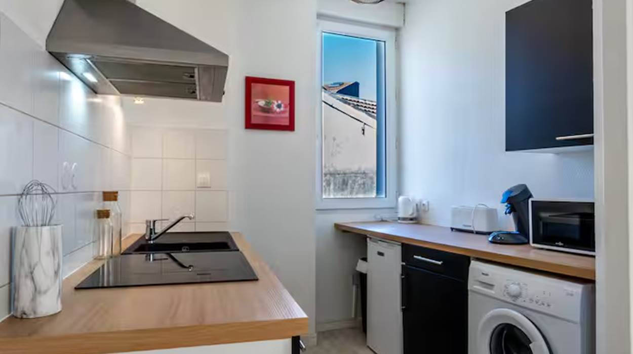 cuisine-equipee-four-lave-vaisselle-lourdes.jpg
