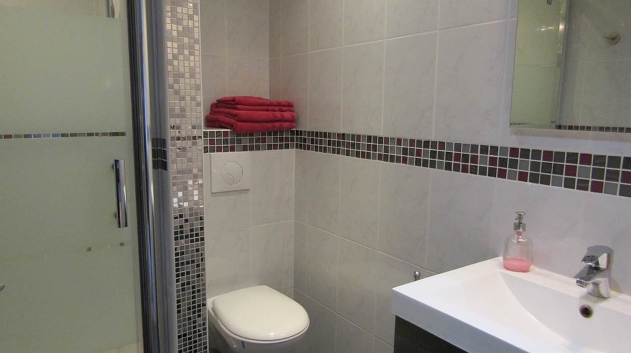 SDB Chambre Les Pins Lits Jumeaux