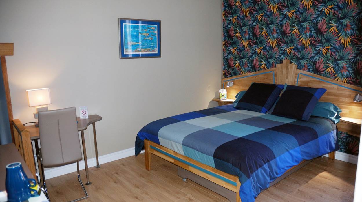 Chambre Gascogne Triple / 1 lit Queen & 1 lit simple - L'HORIZON