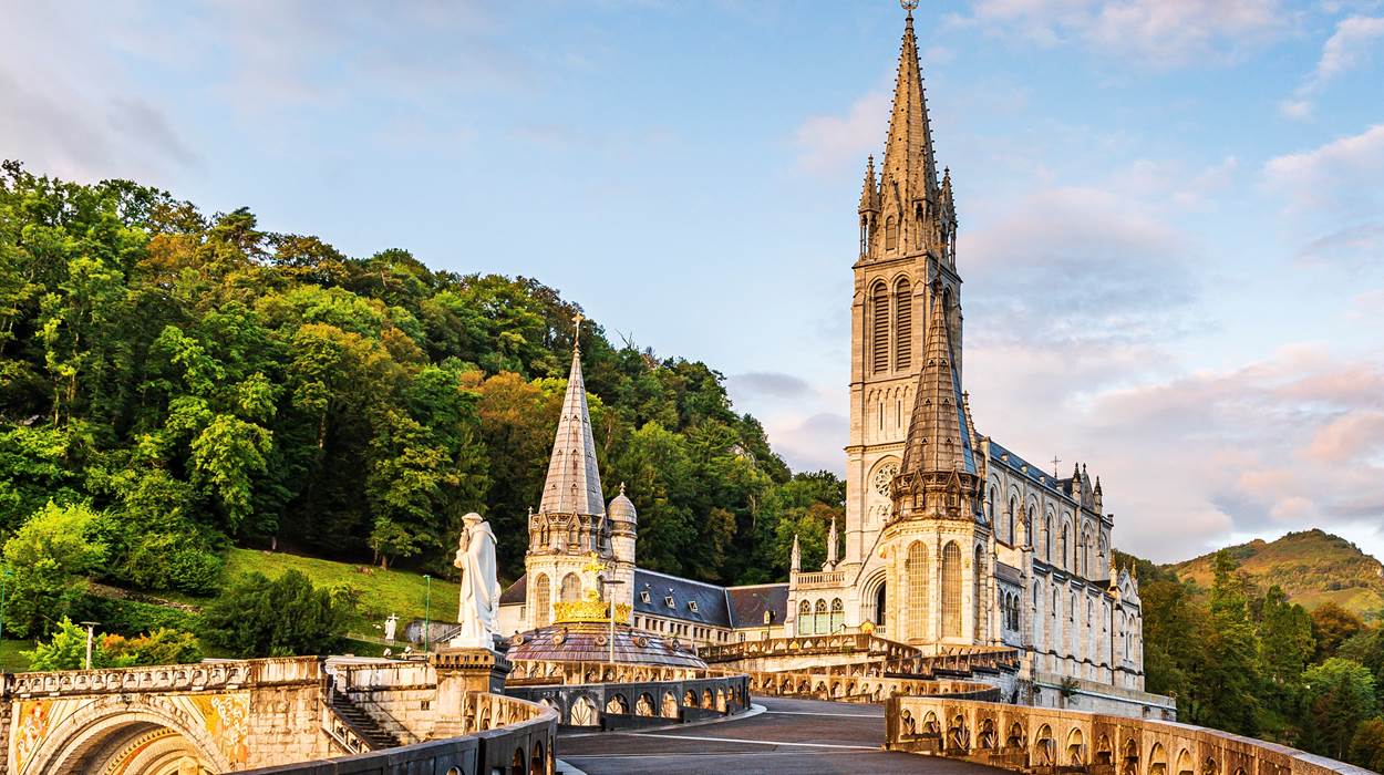 Sanctuaire-Notre-Dame-de-Lourdes