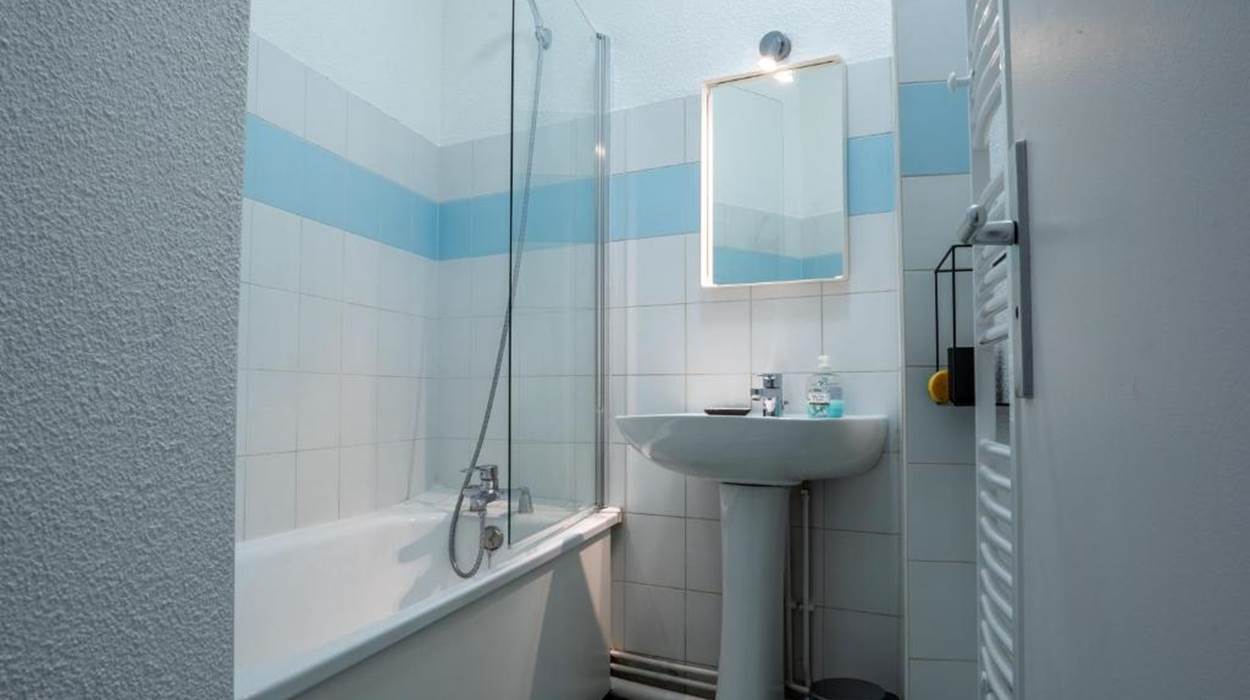 salle-de-bain-propre-kit-bienvenue-lourdes.jpg