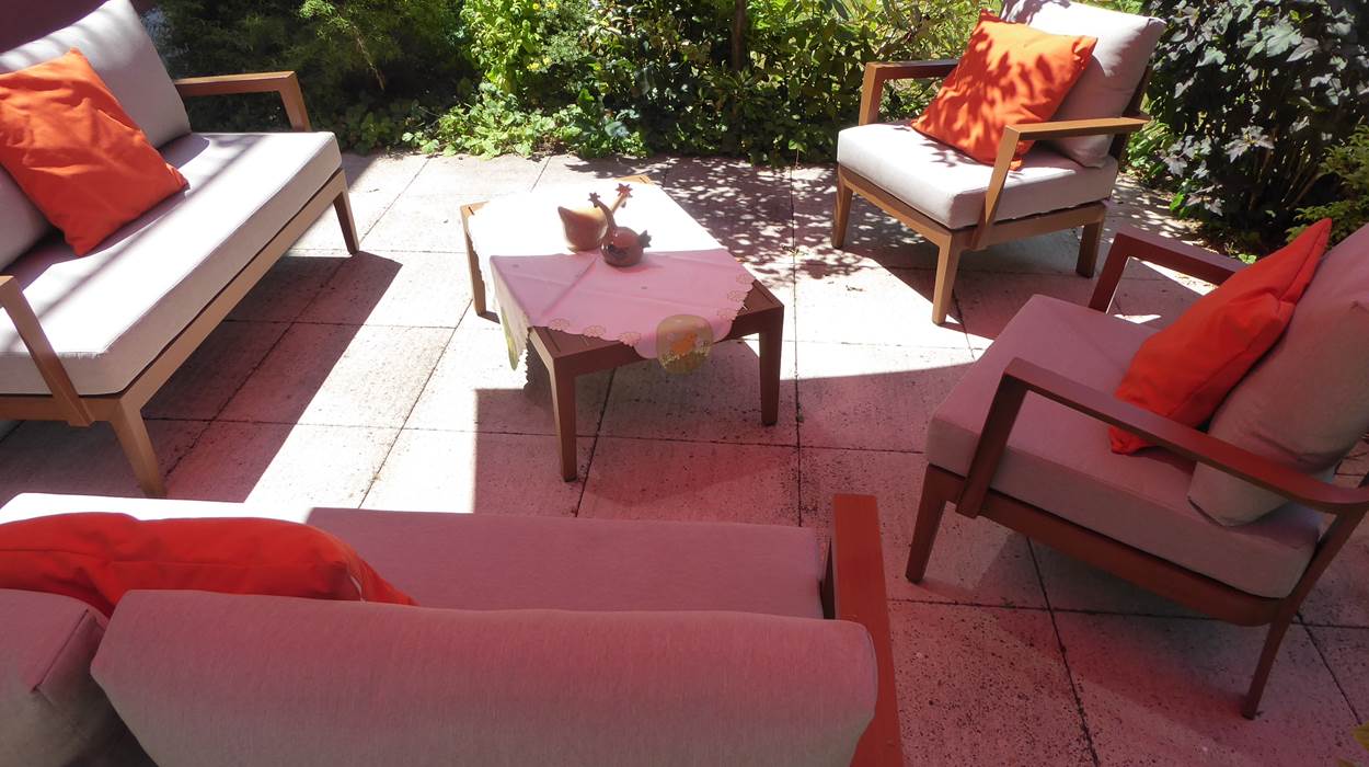 Terrasse du gîte le Châtaignier à Freland