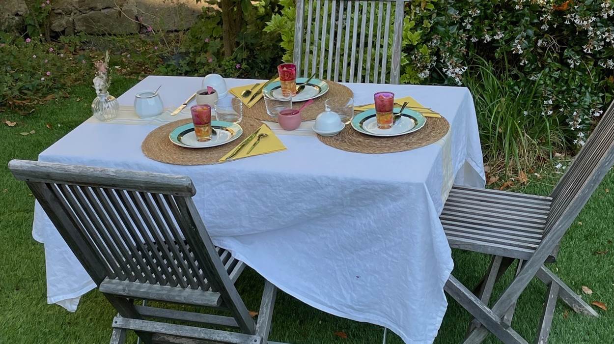 Petit déjeuner jardin
