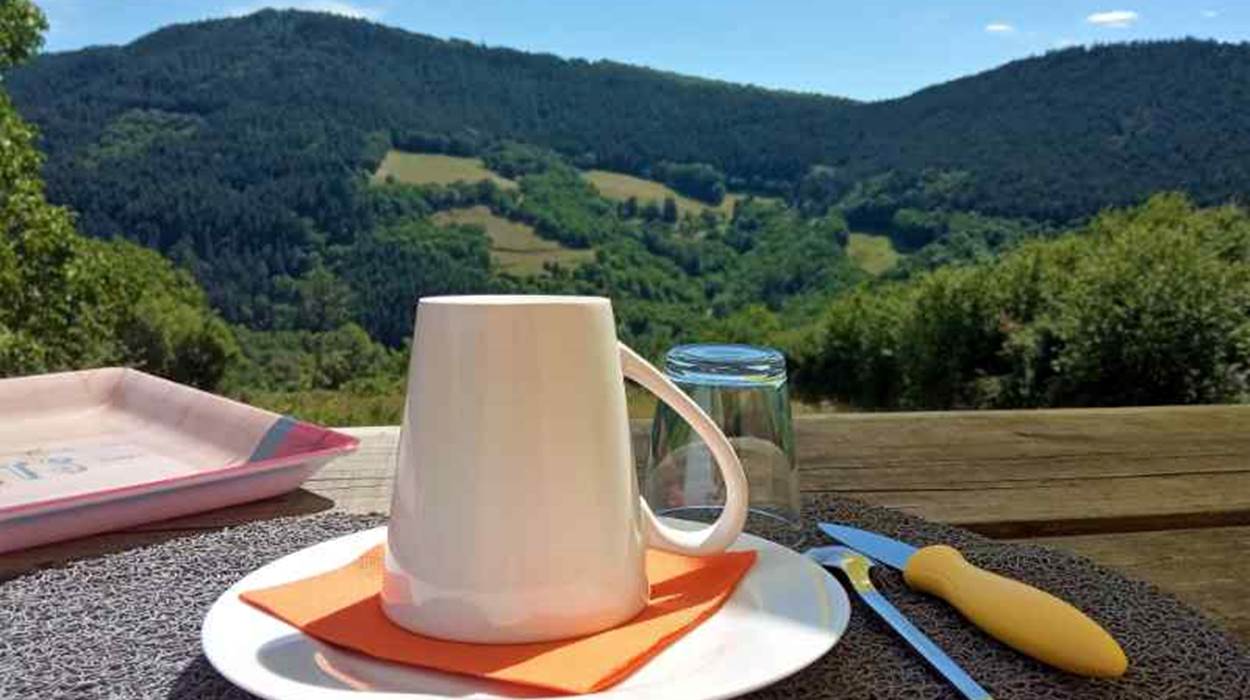 Petit déjeuner privatif en terrasse