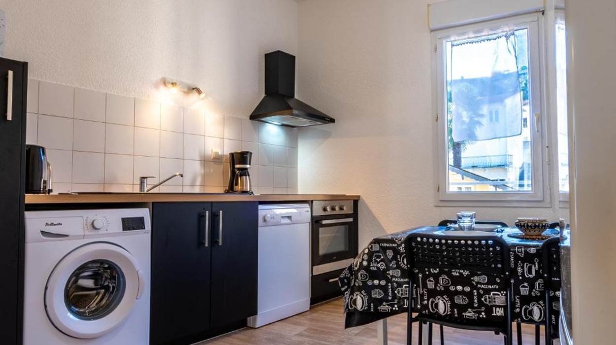 cuisine-equipee-lave-vaisselle-location-lourdes.jpg