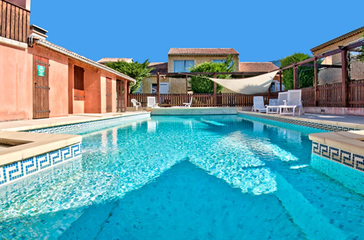 Piscine extérieur chauffée