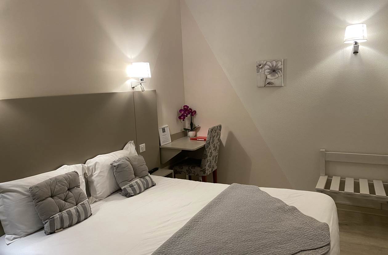 chambre double balcon Hôtel des Bains