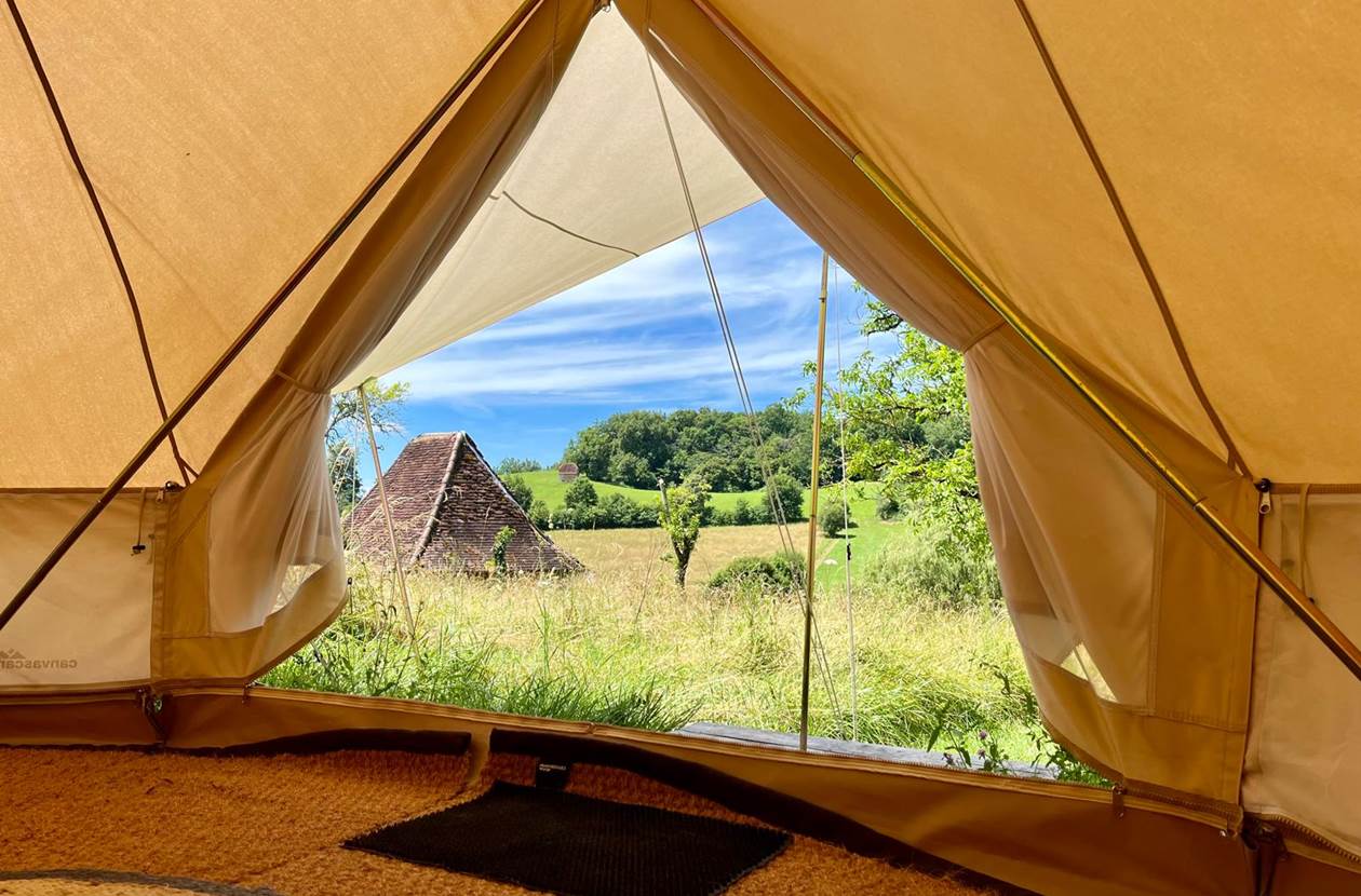 Vue de la tente équipée Noix