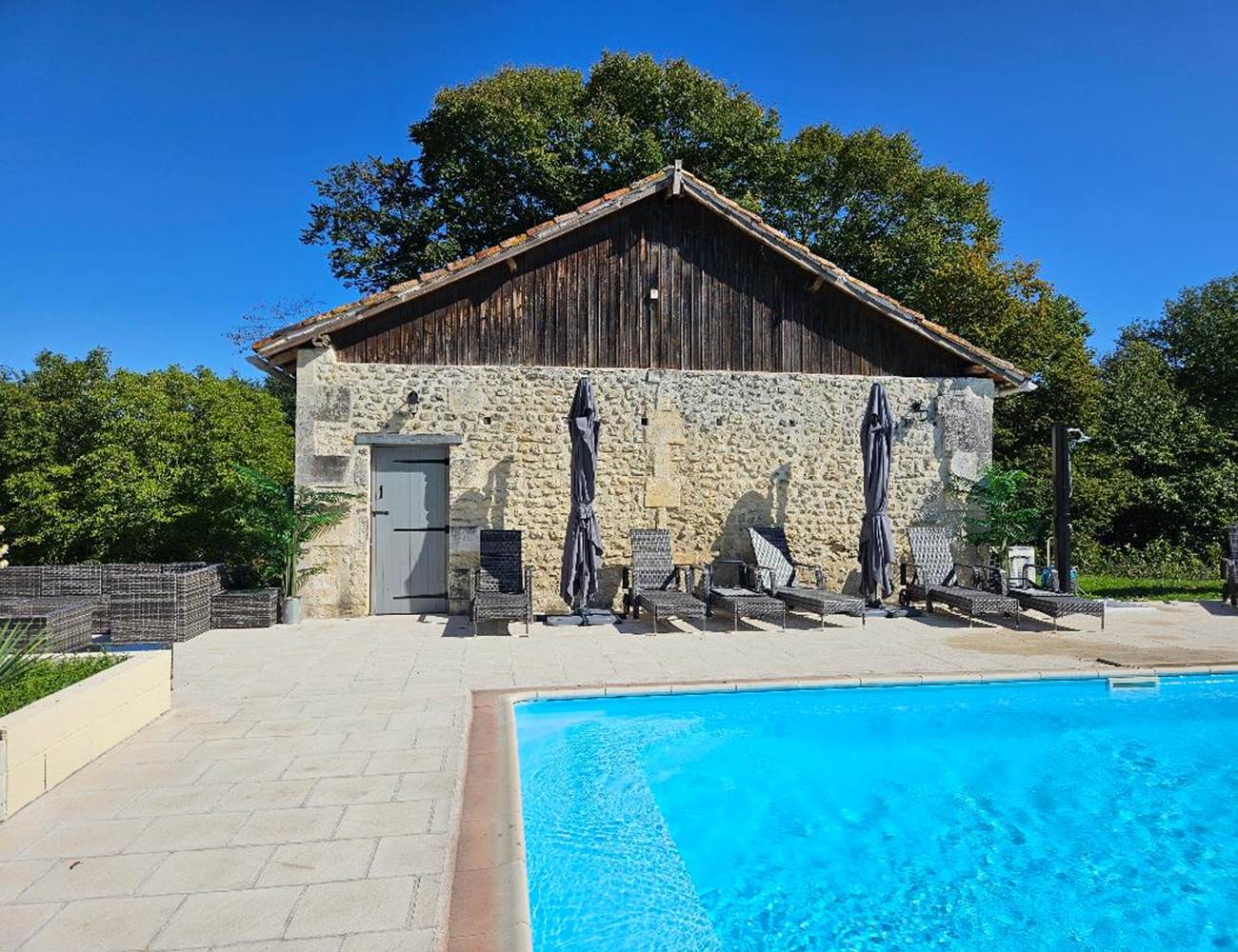 LB pool and changing room-photo-gallery