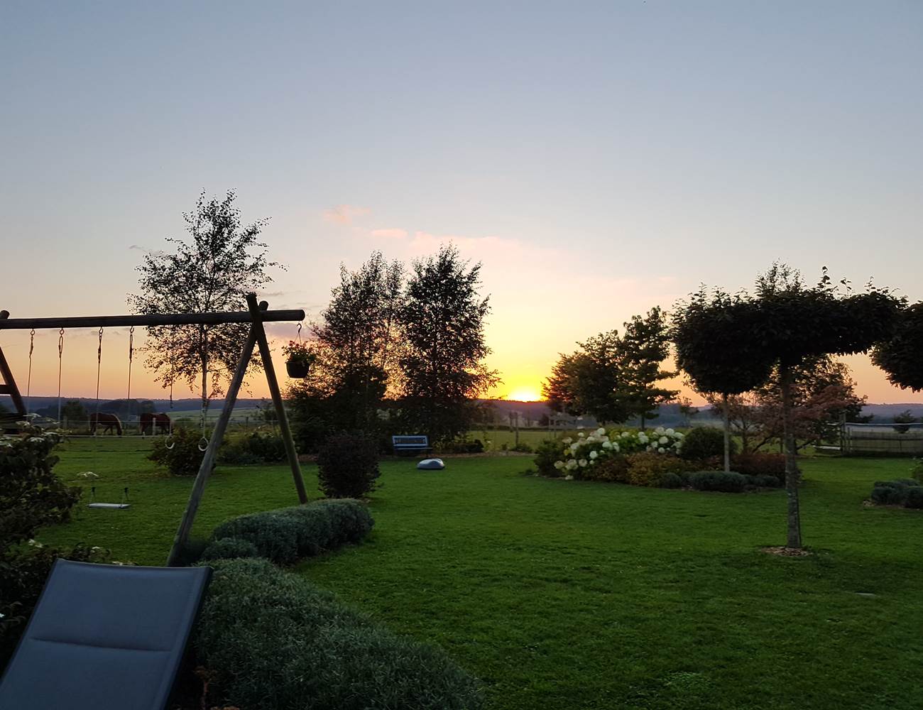 Jardin et aire de jeux à la Chabetaine-photo-gallery
