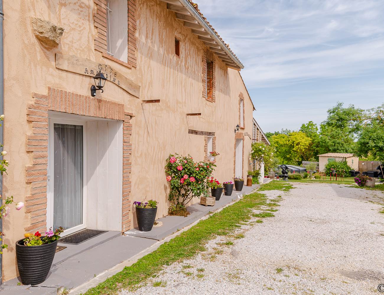 façade des gites Eva et Amandine-photo-gallery