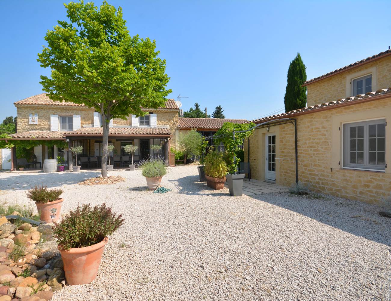 le mas julien , au coeur de la provence et du vignoble de chateauneuf du pape-photo-gallery